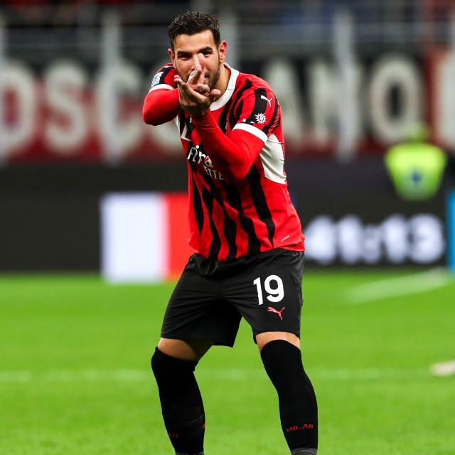 开云-爱游戏-疯狂米兰：莱昂队长，美队射手王，5分钟3球登顶意甲